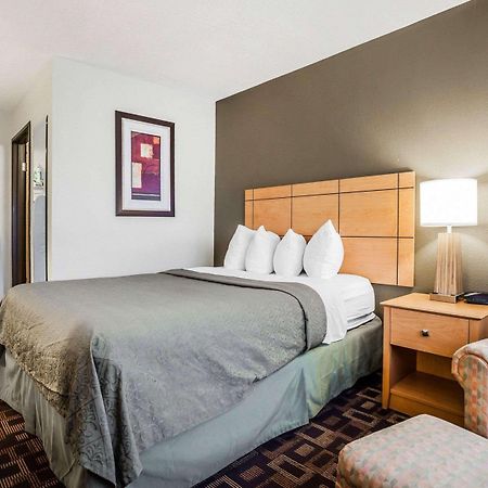 Quality Inn & Suites Des Moines Airport Exterior foto