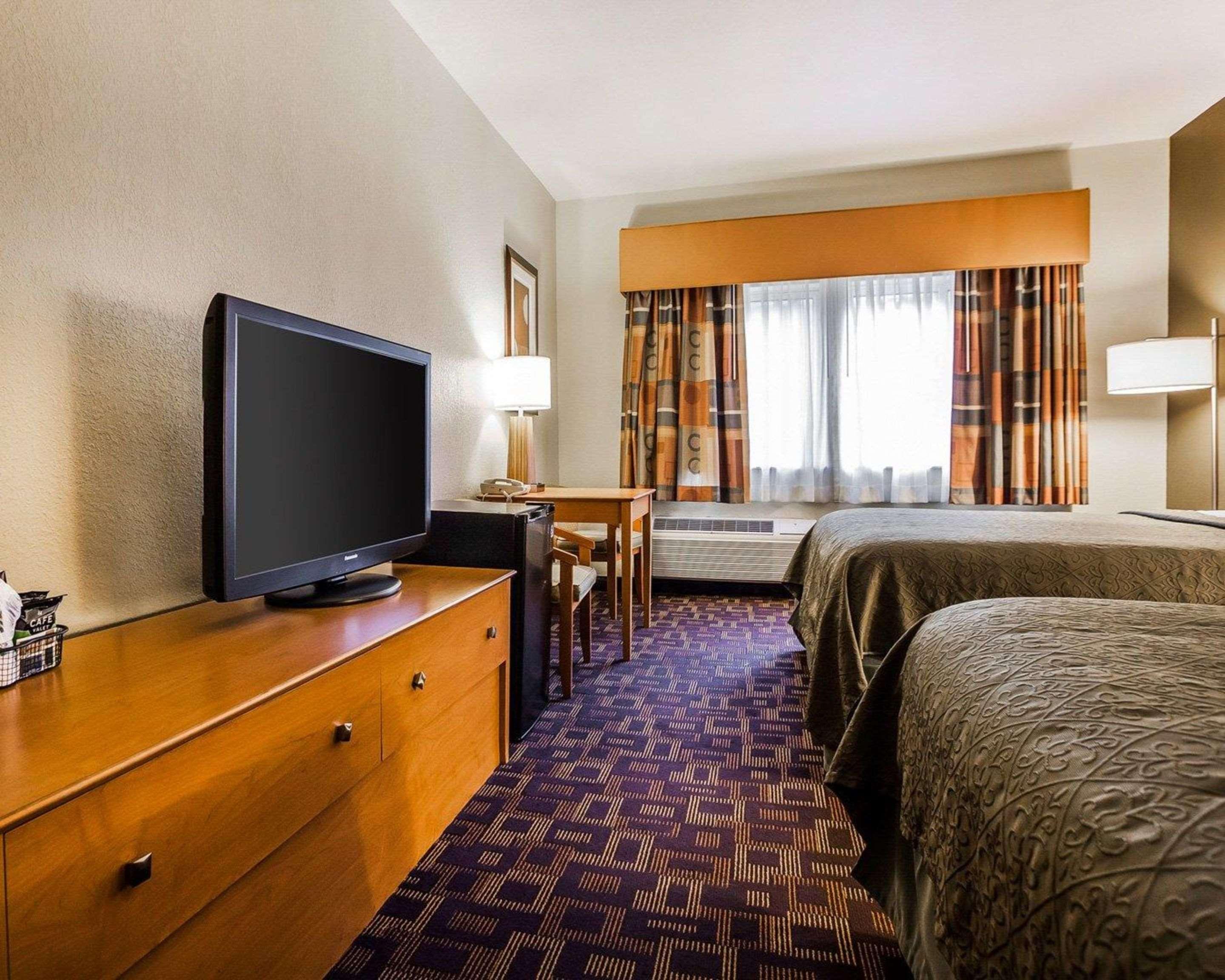 Quality Inn & Suites Des Moines Airport Exterior foto